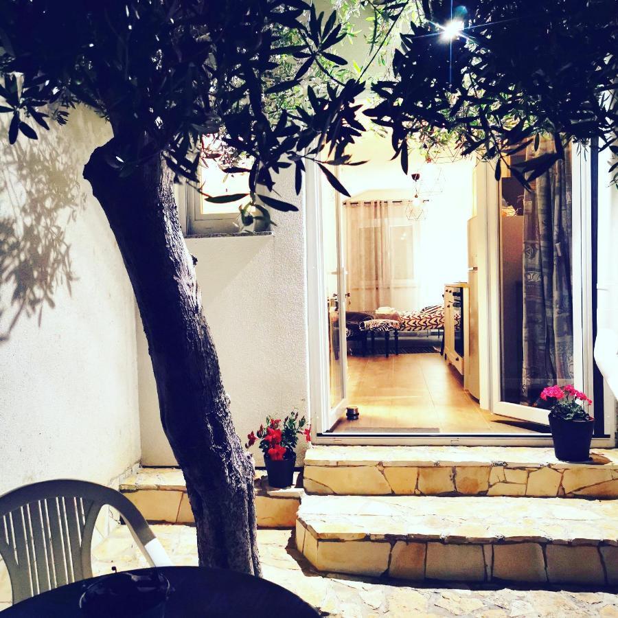 Apartment4Two - Studioapartment วีร์ ภายนอก รูปภาพ