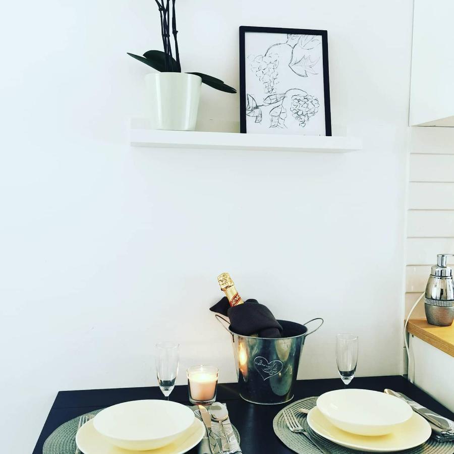 Apartment4Two - Studioapartment วีร์ ภายนอก รูปภาพ